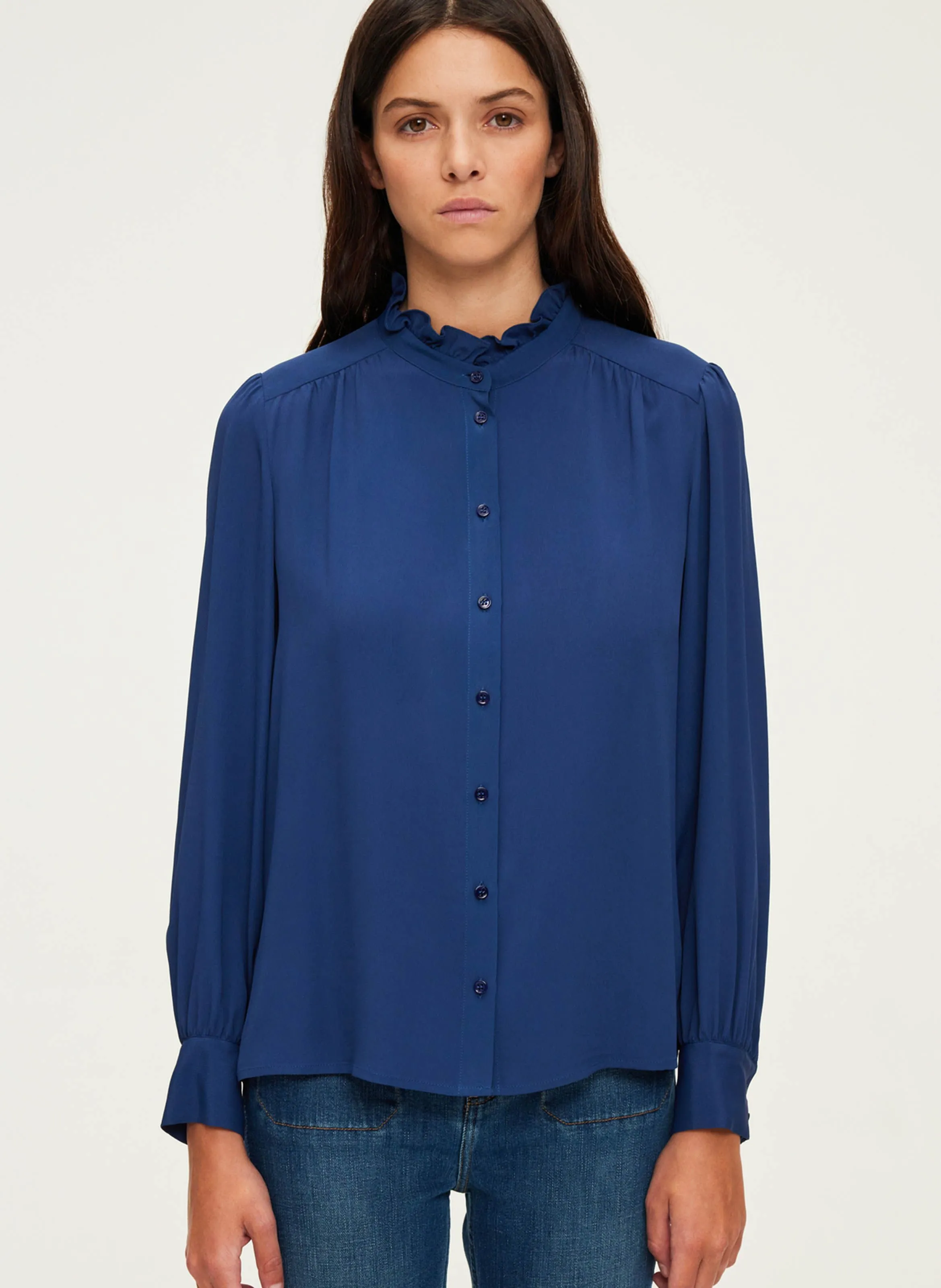 PABLO BRUNHILDE - Camisa fluida recta cuello alto en azul