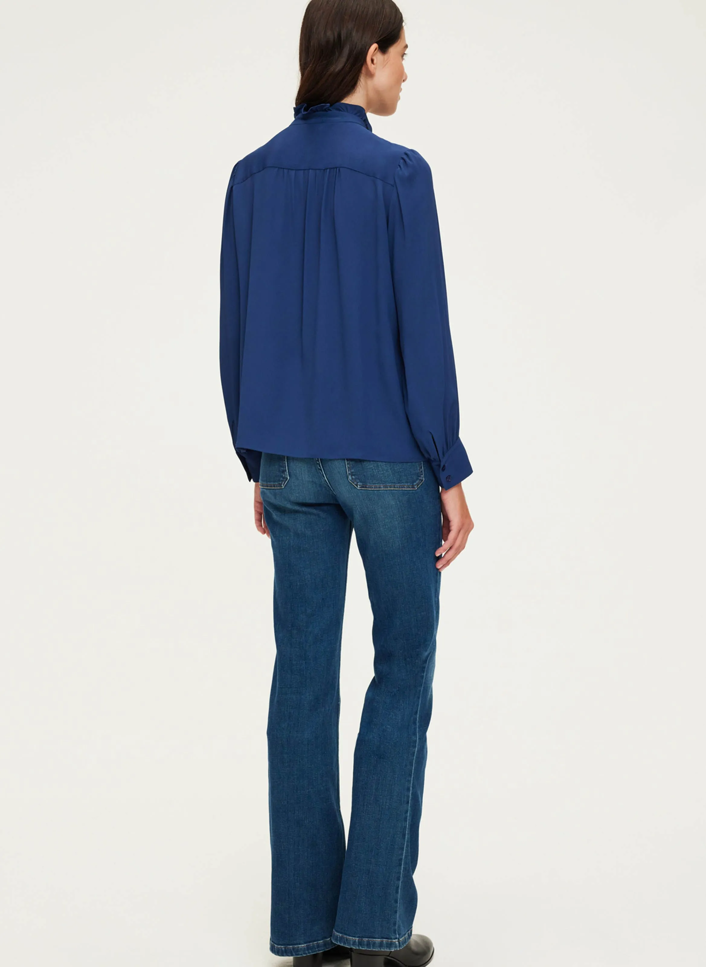 PABLO BRUNHILDE - Camisa fluida recta cuello alto en azul